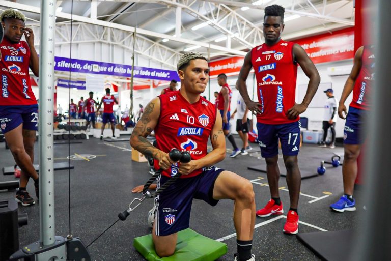 Junior busca salir del fondo y Santa Fe seguir sumando