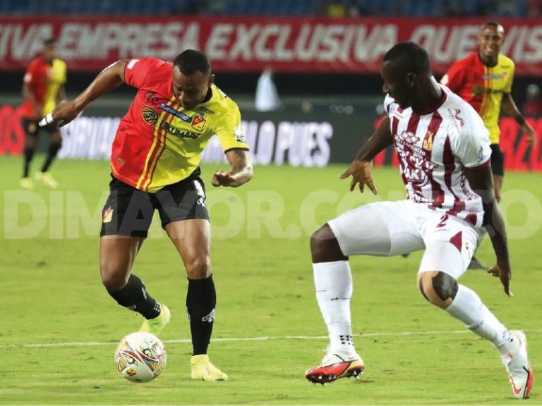 Pereira rescató un punto en casa