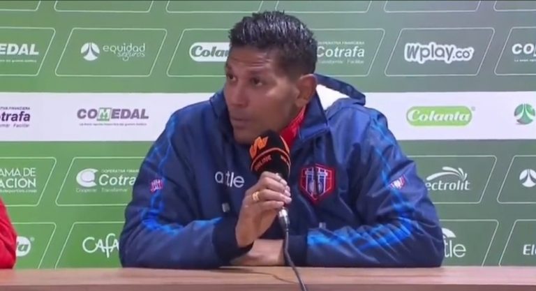 Mejía se va contra el árbitro: “Arrogancia y agrande”