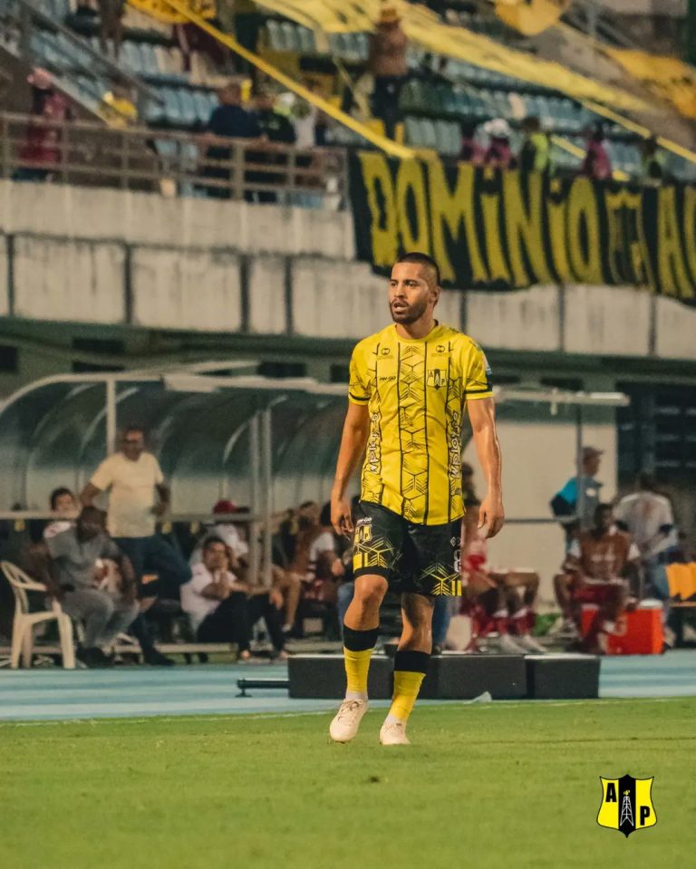 Alianza se aferra a los ocho