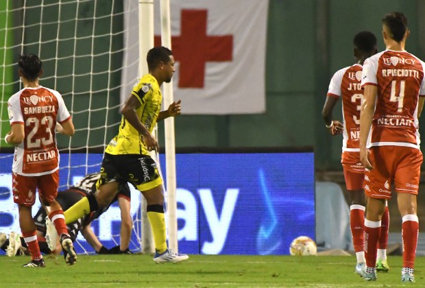 Santa Fe perdió y Alianza se metió a los ocho