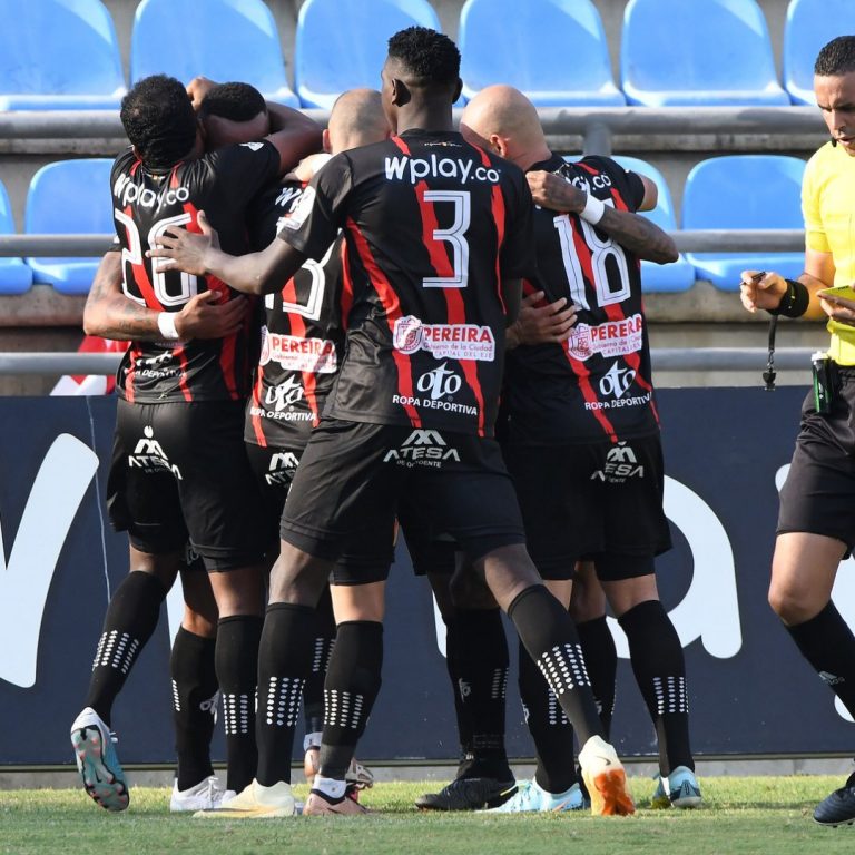 Pereira volvió al triunfo con goleada