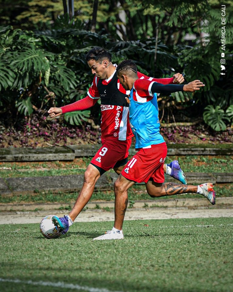 América y Chicó se enfrentan por acercarse a la punta