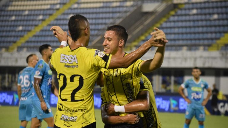 Alianza goleó y sigue con paso firme