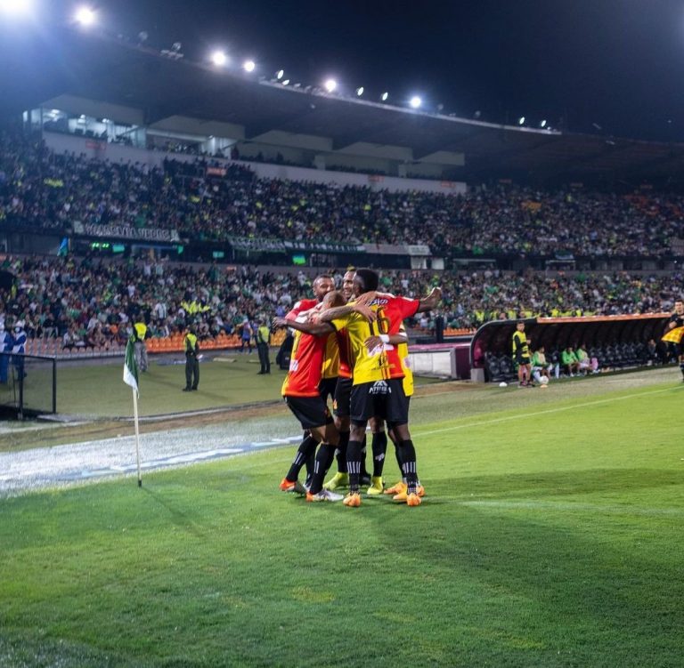 Pereira debutó con valioso empate