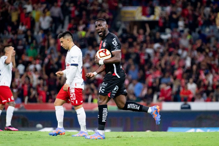 Goles por montones: así les fue a colombianos en el exterior el fin de semana