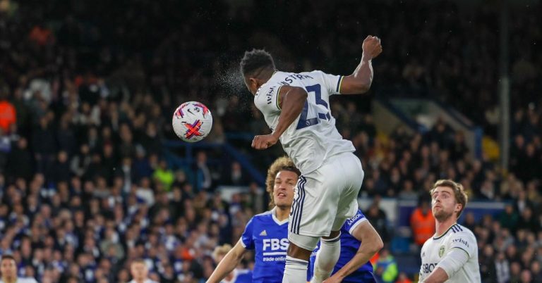 Luis Sinisterra marcó golazo, pero salió lesionado y preocupa