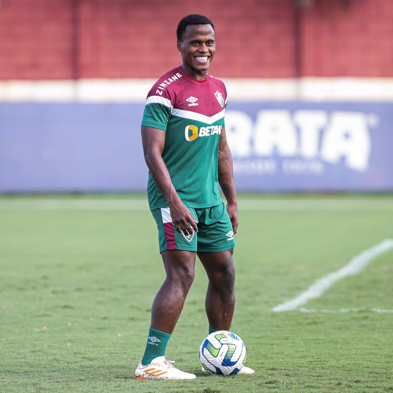 Jhon Arias, expulsado tras fuerte reacción en Brasil