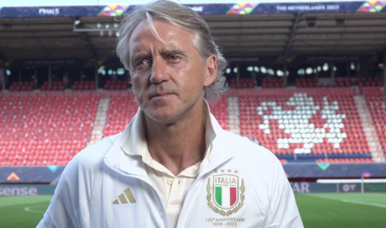 Mancini renuncia a Italia