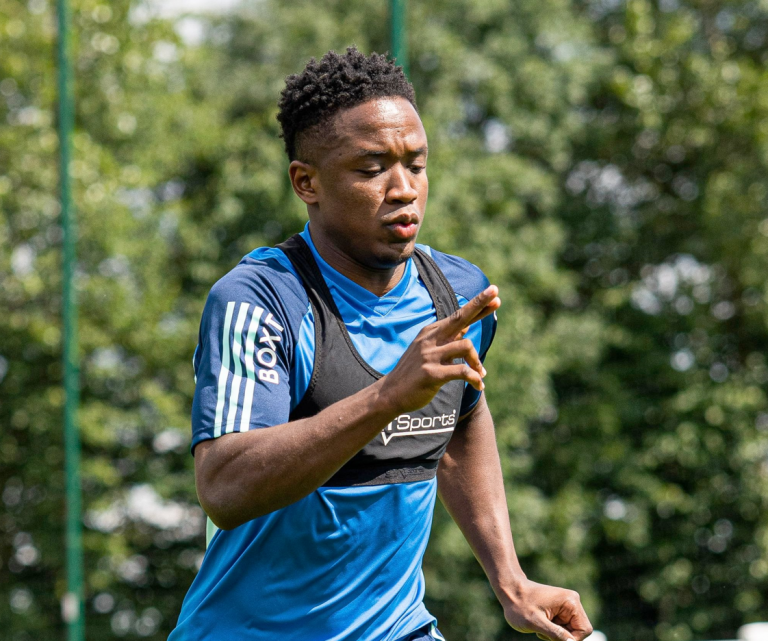 DT del Leeds actualiza situación de Sinisterra: esto dijo