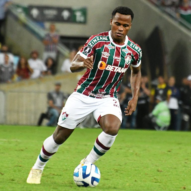 Fluminense confirma lesión de Jhon Arias