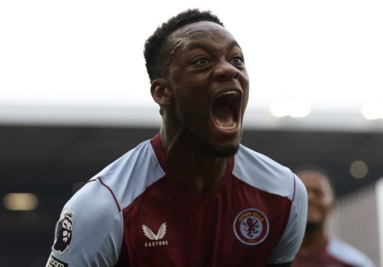 Video: Golazo de volea de Jhon Jader Durán abrió remontada del Aston Villa