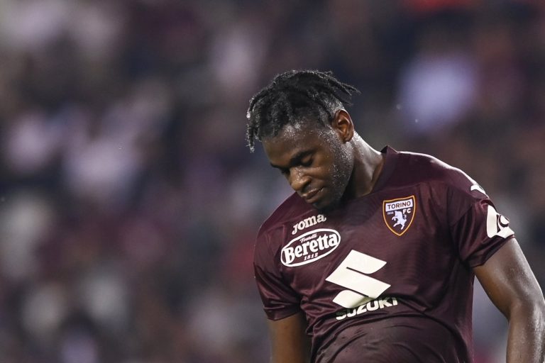 Torino confirma lesión de Duván Zapata