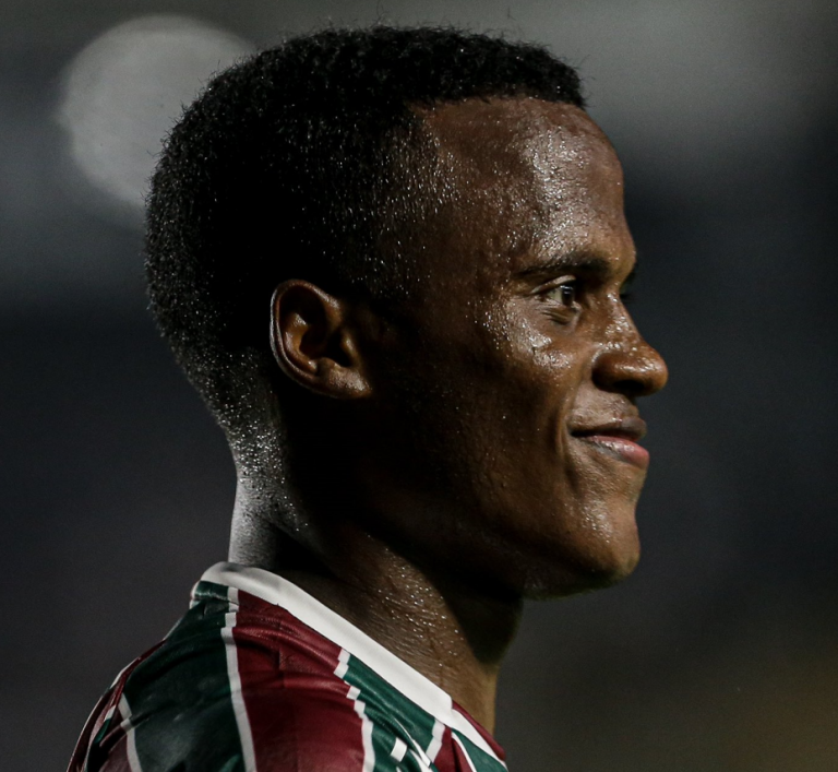 Jhon Arias brilla con Fluminense: gol y asistencia en triunfo ante Santos