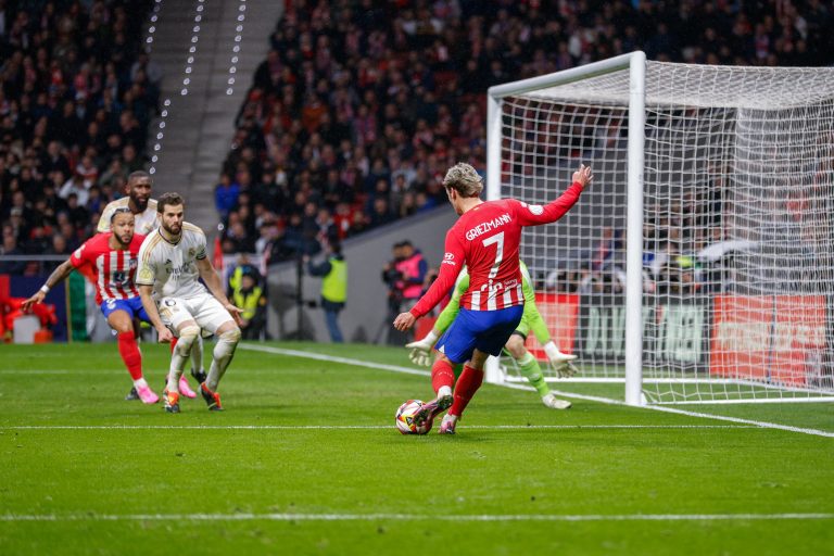 Atlético eliminó al Real Madrid de la Copa del Rey con un Griezmann inigualable