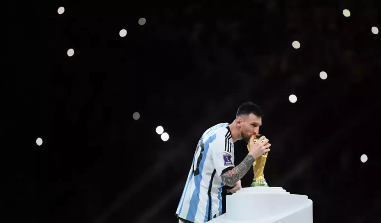 Otra vez ganó Messi: la FIFA le entregó el premio The Best
