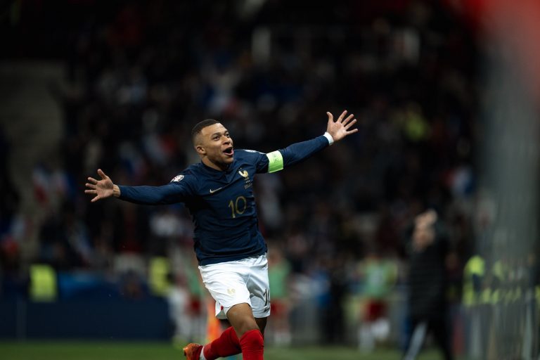 Bomba mundial: Mbappé ya habría firmado con Real Madrid