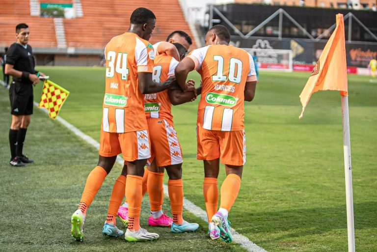 Envigado y Jaguares abrieron la fecha 10 con empate lleno de goles