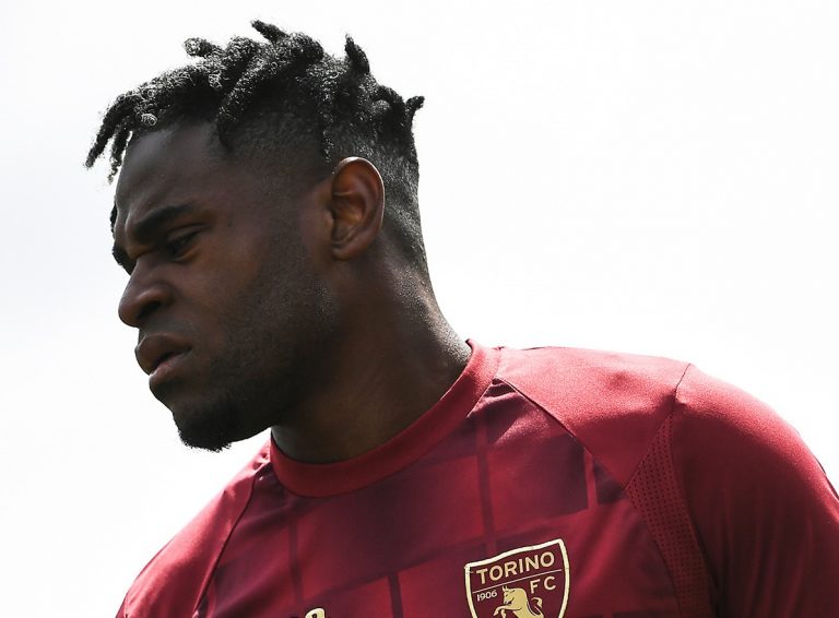 Duván Zapata podría ir al fútbol mexicano por millonaria cifra