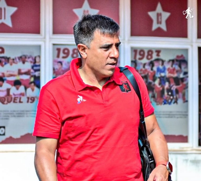 César Farías no va más en América