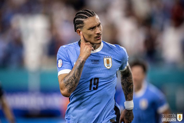 Uruguay comenzó su favoritismo con triunfo ante Panamá