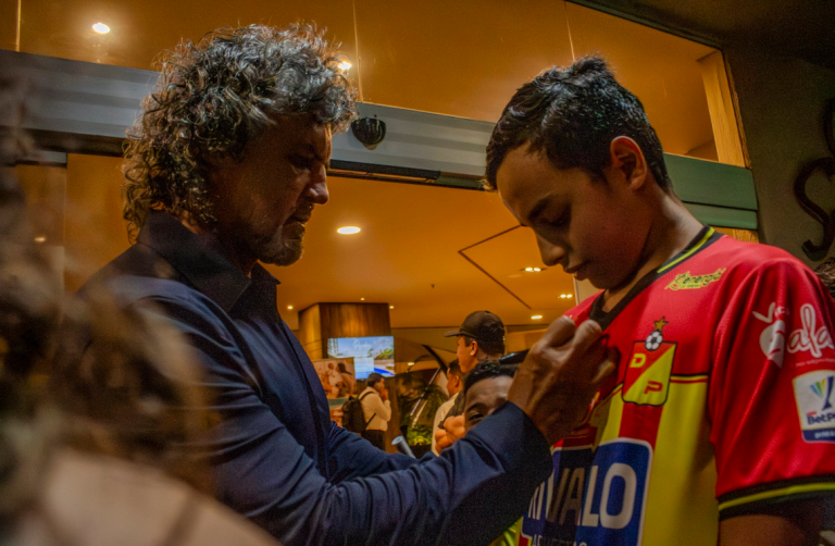Leonel Álvarez dejó de ser el DT del Pereira