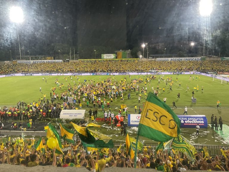 Dimayor sancionó a Bucaramanga tras invasión de sus hinchas