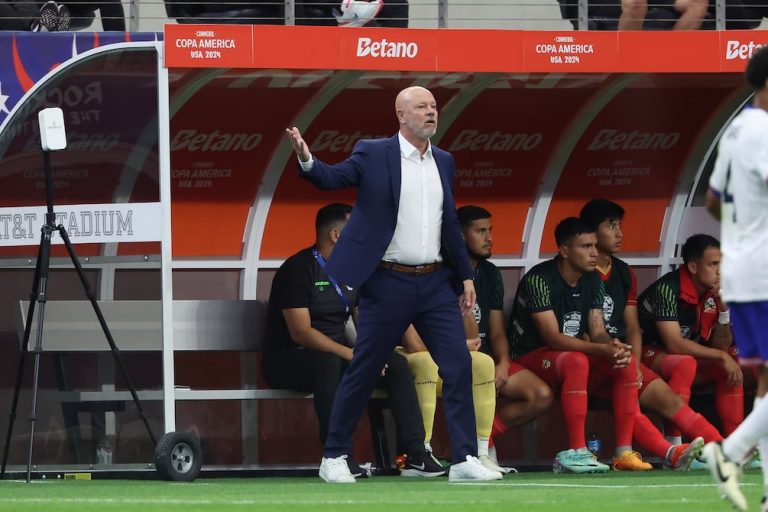 Otro técnico que cae después de la Copa América: Bolivia despidió a Zago