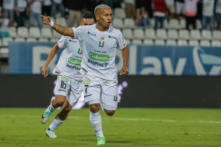 Once Caldas remontó ante Bucaramanga y es líder de la Liga