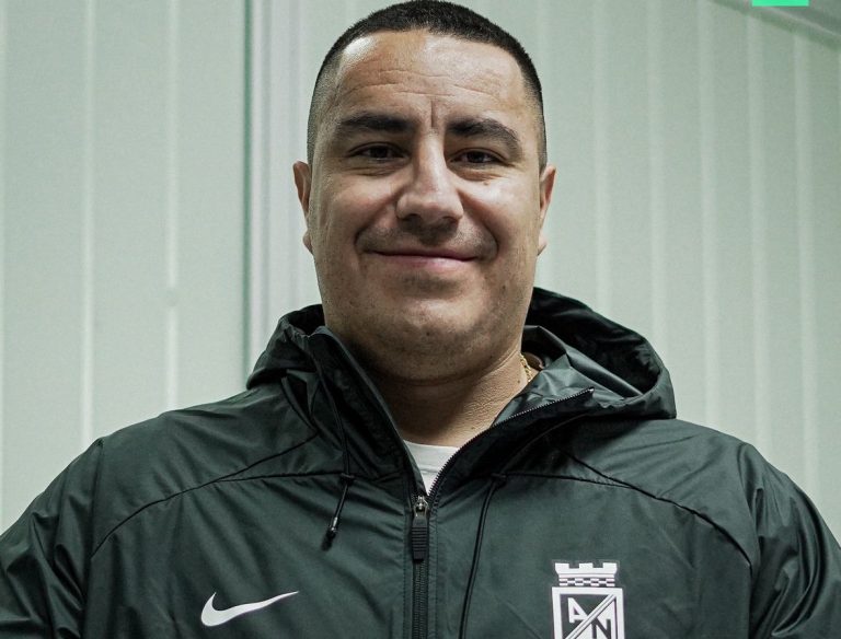 Nacional se arriesga con un debutante: Efraín Juárez es su nuevo DT