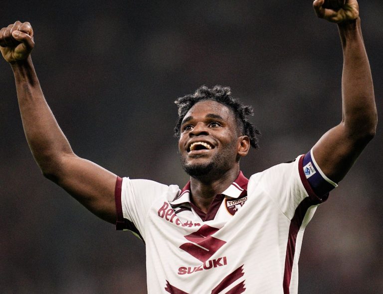 Presidente del Torino hizo revelación sobre Duván Zapata
