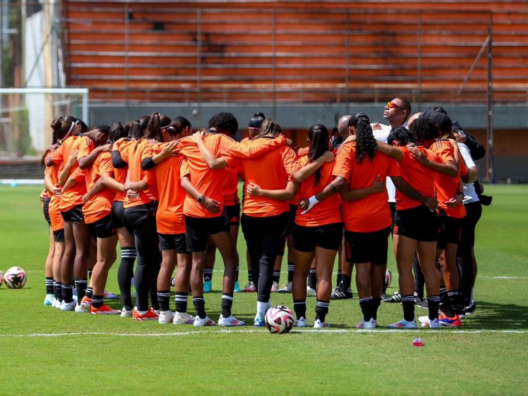 Colombia, por el liderato del grupo ante México