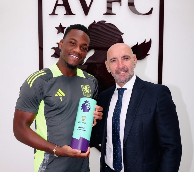 Durán recibe doble premio tras regresar al Aston Villa