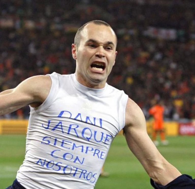 Iniesta anuncia su retiro del fútbol