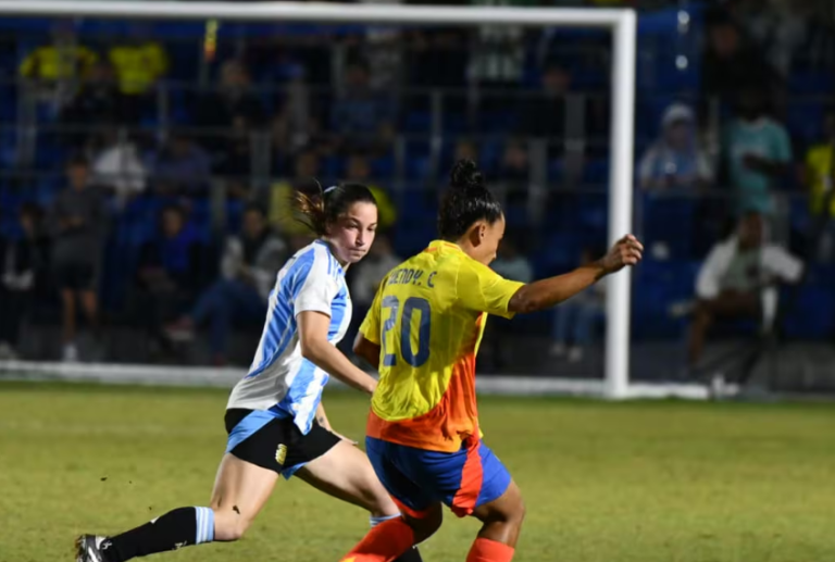 Selección Colombia femenina empató y cayó en penaltis ante Argentina