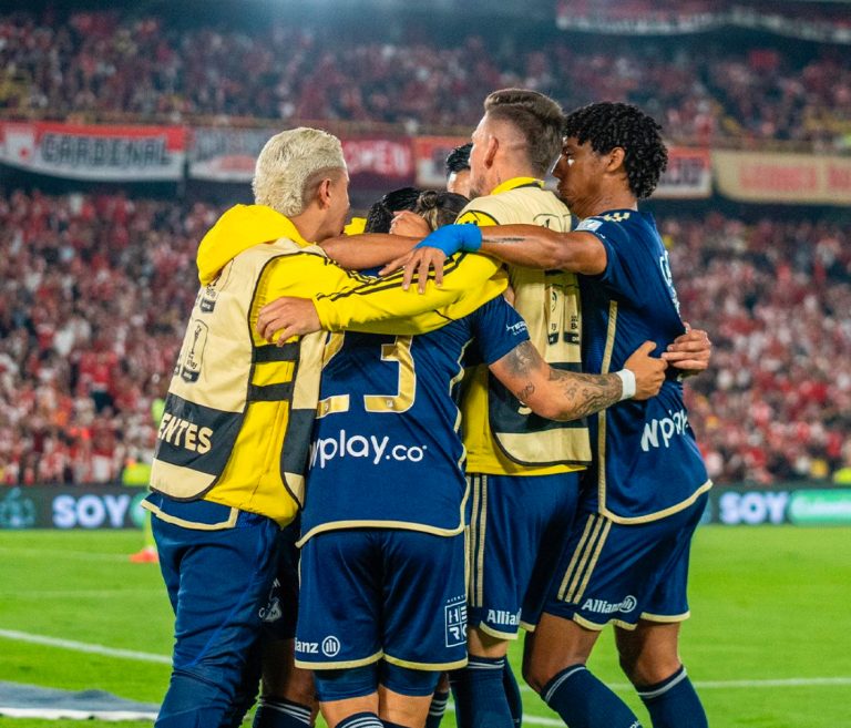 Millonarios gana el clásico y complica a Santa Fe