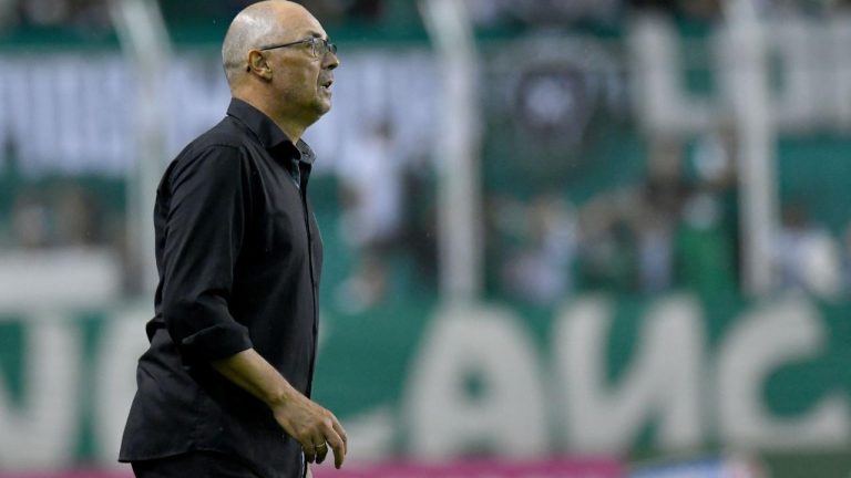 Barrida en Deportivo Cali: anuncian la salida de 11 jugadores