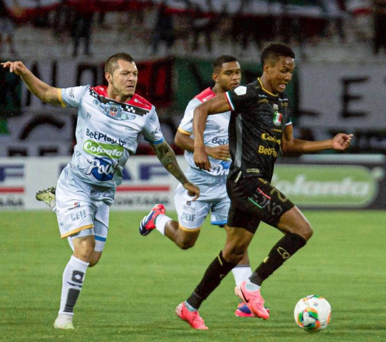 Fortaleza vence a Once Caldas de visita y se acerca a cuadrangulares