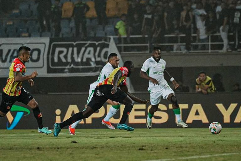Pereira empató ante Nacional y quedó al borde de la eliminación