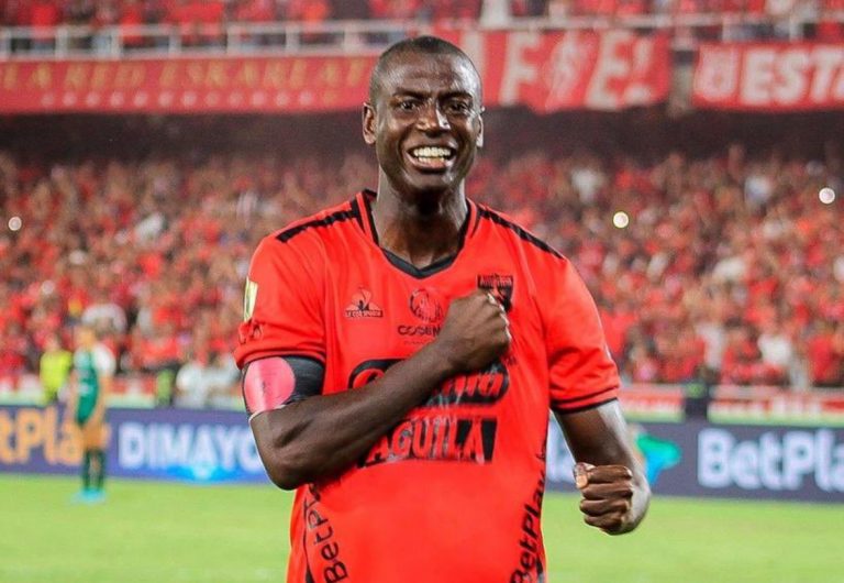Adiós a un histórico: Adrián Ramos anunció su retiro