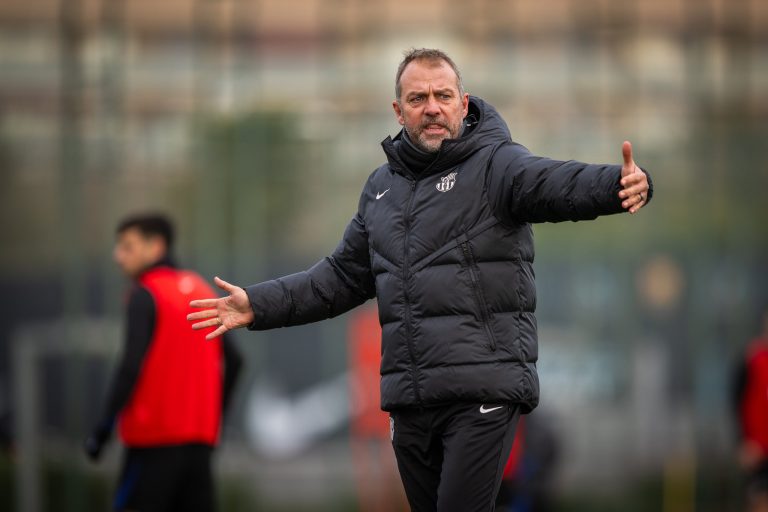 LaLiga rechaza reinscribir a Dani Olmo y Pau Víctor: sufre Barcelona