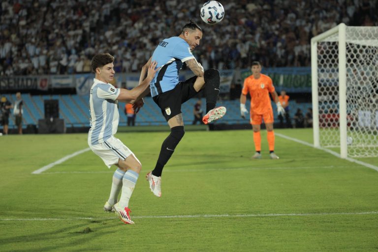 Argentina vence a Uruguay y clasifica al Mundial