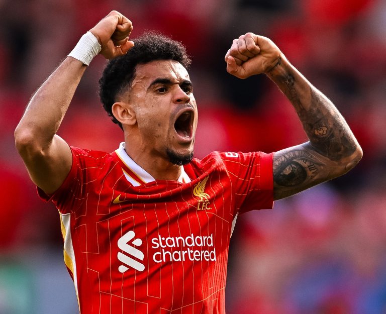 Luis Díaz marcó gol en el triunfo que coronó a Liverpool