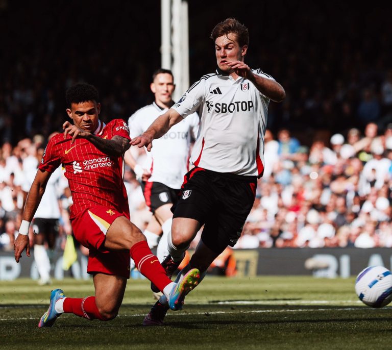 Luis Díaz marca gol en derrota del Liverpool ante Fulham
