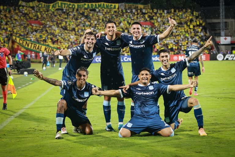 Bucaramanga sufre goleada ante Racing