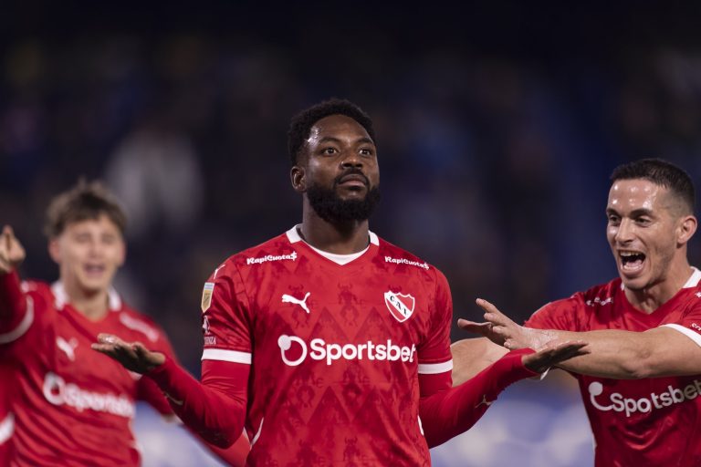 Álvaro Angulo le dio la clasificación a Independiente frente a Boca