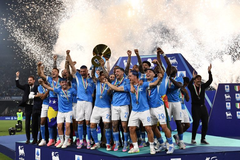 Napoli se corona campeón de la Serie A
