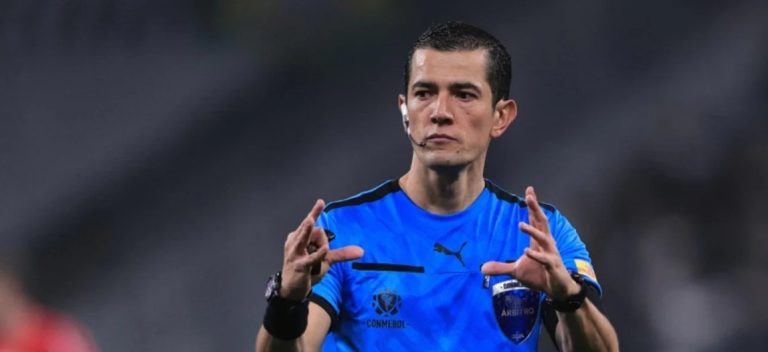 ¿Quién será el árbitro de Millonarios-Santa Fe? Así le ha ido en el clásico