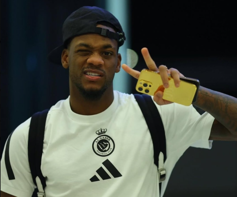 Presidente de Al Nassr criticó con dureza a Jhon Durán