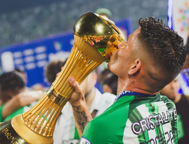Nacional tendría acuerdo por Campuzano